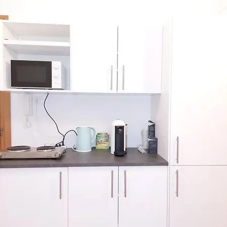 Mia - With Private Bath Center Больцано