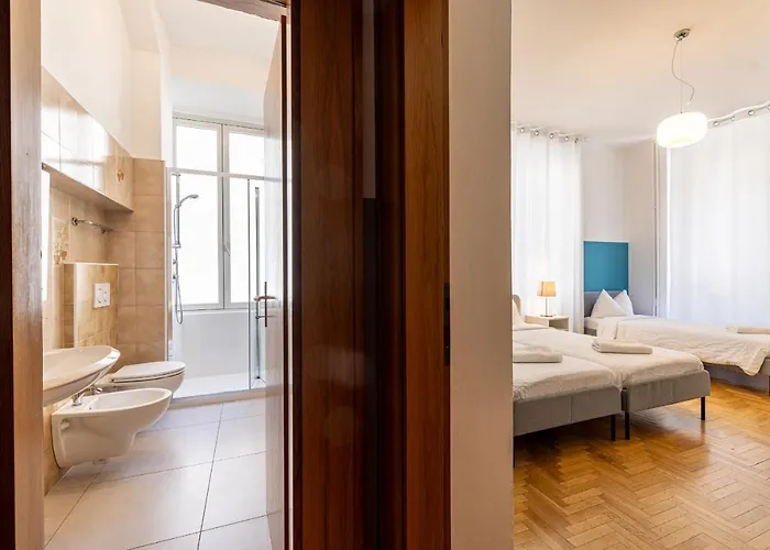 Mia - With Private Bath Center Bozen